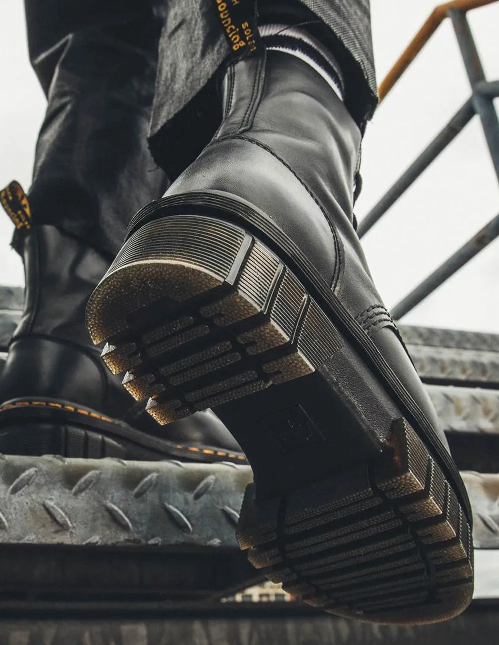 Botas Dr. Martens Audrick Con Plataforma Negras Mujer